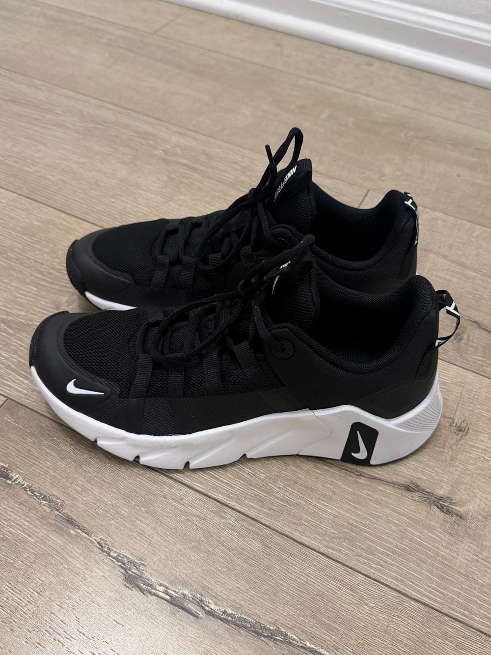 Nike Free Metcon 7 - Women’s Size 9